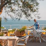 Hotel Les Roches - Relais&châteaux Le Lavandou