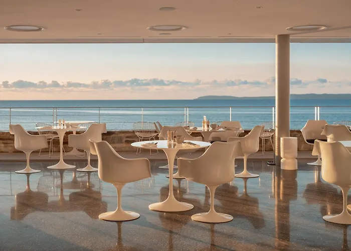 فندق Les Roches - Relais & Chateaux لو لا فاندو